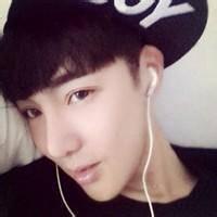 qq头像图片男生45度朝天_WWW.WHOISQQ.COM