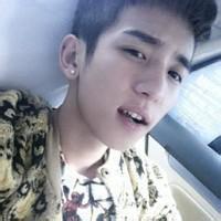 qq头像图片男生45度朝天_WWW.WHOISQQ.COM