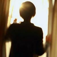 外国男生背影头像图片_WWW.WHOISQQ.COM