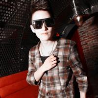 酷拽男生qq头像图片_WWW.WHOISQQ.COM