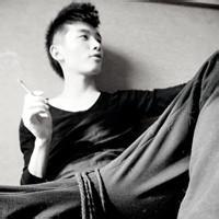 qq头像图片男生带假胡子_WWW.WHOISQQ.COM