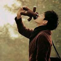 男生狂笑头像图片_WWW.WHOISQQ.COM