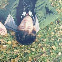 男生狂笑头像图片_WWW.WHOISQQ.COM