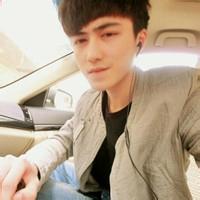 qq头像图片男生哭的头像图片_WWW.WHOISQQ.COM