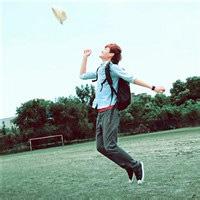 qq男生拿花的头像图片_WWW.WHOISQQ.COM