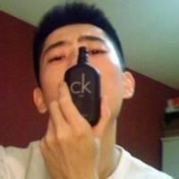 qq男生头像图片只露半张脸_WWW.WHOISQQ.COM