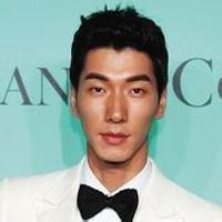 qq男生长腿头像图片_WWW.WHOISQQ.COM