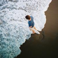 在大海上的男生头像图片_WWW.WHOISQQ.COM