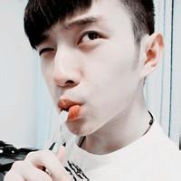 qq头像图片 男生 阳光笑容_WWW.WHOISQQ.COM