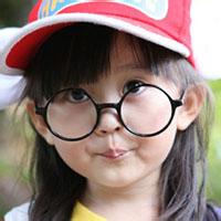 qq男生戴眼镜可爱头像图片_WWW.WHOISQQ.COM
