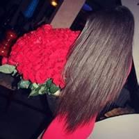 男生捧玫瑰花的头像图片_WWW.WHOISQQ.COM