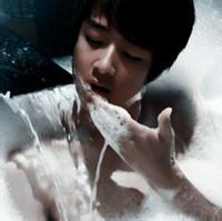 qq头像图片男生洗澡_WWW.WHOISQQ.COM