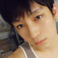 男生头像图片200x200_WWW.WHOISQQ.COM