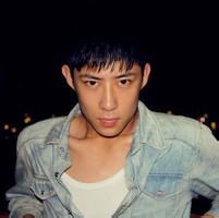 男生头像图片200x200_WWW.WHOISQQ.COM