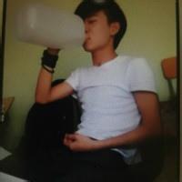 男生吃饭头像图片_WWW.WHOISQQ.COM