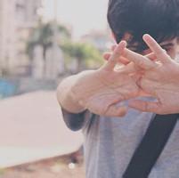 积极向上的男生头像图片_WWW.WHOISQQ.COM