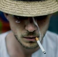 男生茶壶盖头像图片_WWW.WHOISQQ.COM