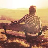 qq头像图片男生阳光少年_WWW.WHOISQQ.COM