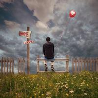 男生在街上的背影头像图片_WWW.WHOISQQ.COM