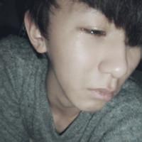 男生头像图片单眼流泪_WWW.WHOISQQ.COM