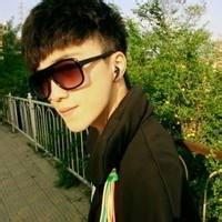 qq头像图片半个头的男生_WWW.WHOISQQ.COM