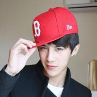 qq头像图片男生帽子背影_WWW.WHOISQQ.COM