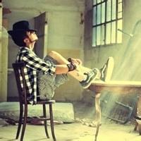 短发qq头像图片男生夸张_WWW.WHOISQQ.COM