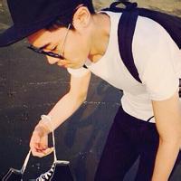 男生戒指头像图片_WWW.WHOISQQ.COM