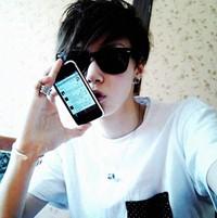 qq头像图片男生黑红_WWW.WHOISQQ.COM