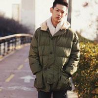 男生帅气上半身头像图片_WWW.WHOISQQ.COM