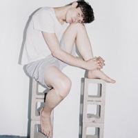 男生温柔头像图片_WWW.WHOISQQ.COM