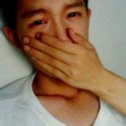 男生上身衣服头像图片_WWW.WHOISQQ.COM