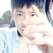 男生上身衣服头像图片_WWW.WHOISQQ.COM