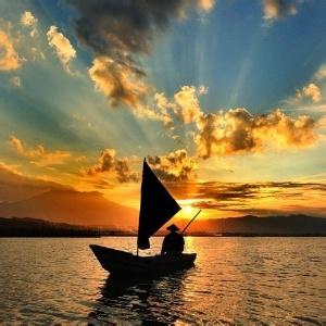 qq头像图片男生风景夕阳_WWW.WHOISQQ.COM