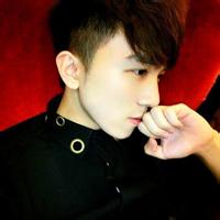 男生背影帅气头像图片_WWW.WHOISQQ.COM