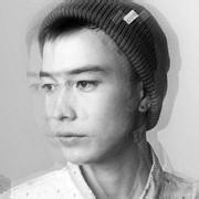 男生抽烟高傲头像图片_WWW.WHOISQQ.COM