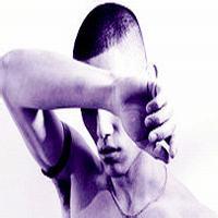 男生拿香蕉的头像图片_WWW.WHOISQQ.COM