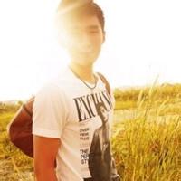 盘坐男生头像图片_WWW.WHOISQQ.COM