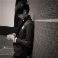 男生黑色沉沦头像图片_WWW.WHOISQQ.COM
