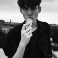 男生黑色沉沦头像图片_WWW.WHOISQQ.COM