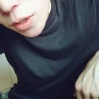 男生遮半张脸头像图片_WWW.WHOISQQ.COM