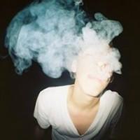 qq头像图片男生烟雾_WWW.WHOISQQ.COM