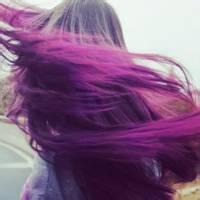 紫色头发帅气男生头像图片_WWW.WHOISQQ.COM
