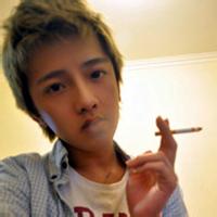 qq头像图片男生较现实_WWW.WHOISQQ.COM