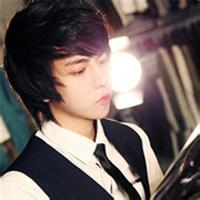 韩国男生西装头像图片_WWW.WHOISQQ.COM