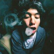 男生 抽烟头像图片_WWW.WHOISQQ.COM