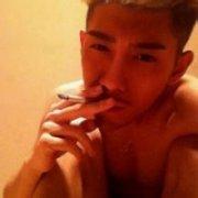 男生 抽烟头像图片_WWW.WHOISQQ.COM