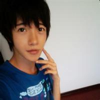 男生嘟嘴巴头像图片_WWW.WHOISQQ.COM