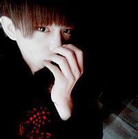 男生侧脸背影头像图片_WWW.WHOISQQ.COM