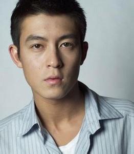 短发平头男生头像图片_WWW.WHOISQQ.COM